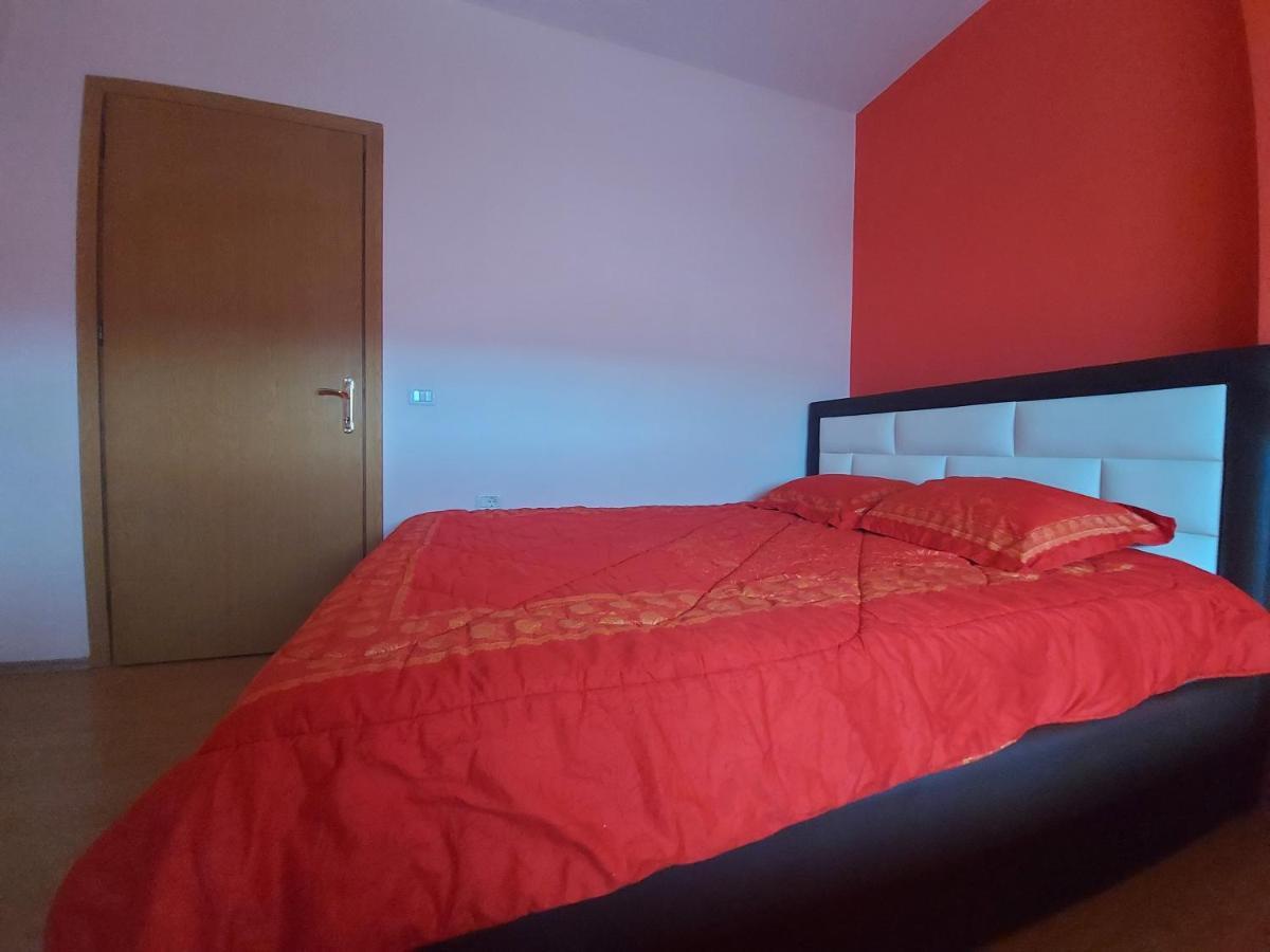 Geni Apartment คอร์เชอ ภายนอก รูปภาพ