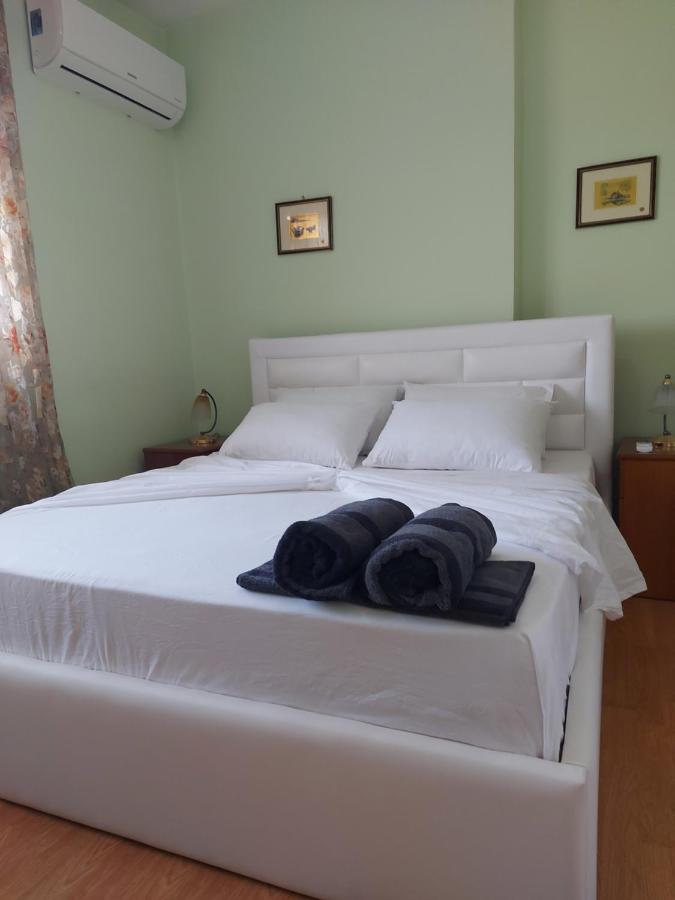 Geni Apartment คอร์เชอ ภายนอก รูปภาพ